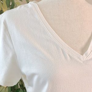 Amazon Essentials V-neck Tee - NWOT